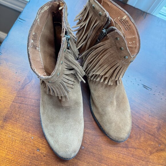 Minnetonka Beige Suede Fringe Ankle Boot - Picture 5 of 12